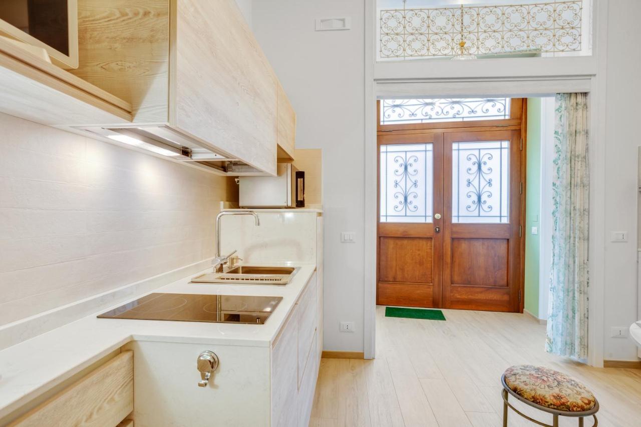 Madame Bari' Suite Apt In The Heart Of Bari Esterno foto