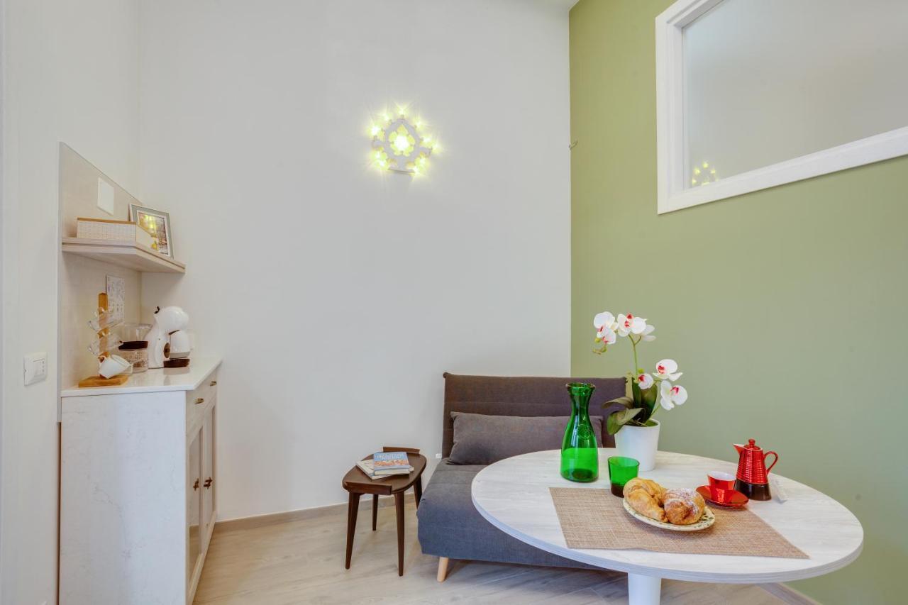Madame Bari' Suite Apt In The Heart Of Bari Esterno foto