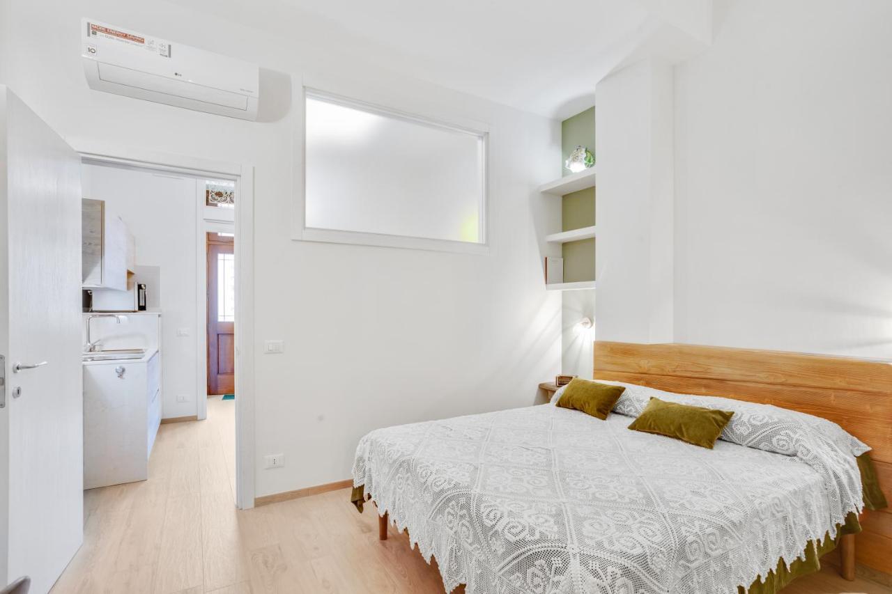 Madame Bari' Suite Apt In The Heart Of Bari Esterno foto