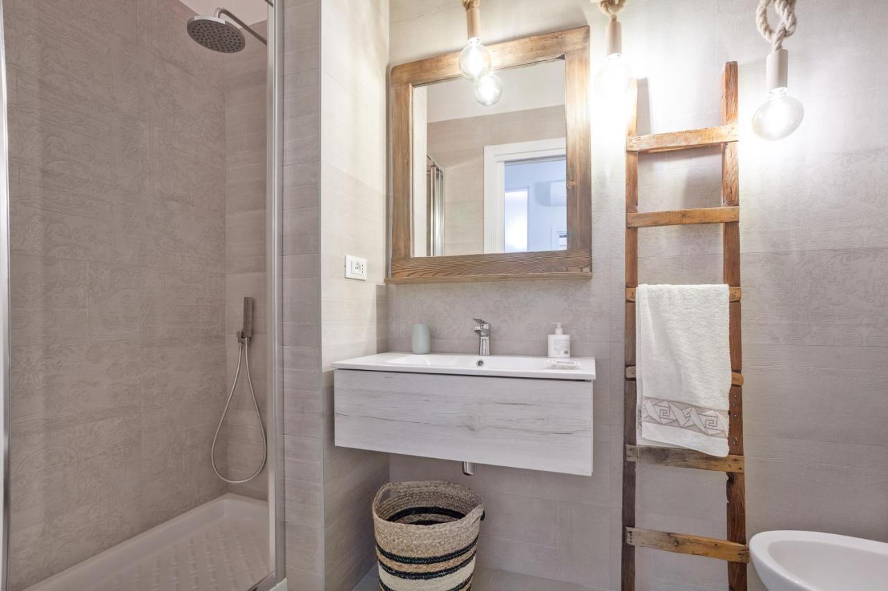 Madame Bari' Suite Apt In The Heart Of Bari Esterno foto