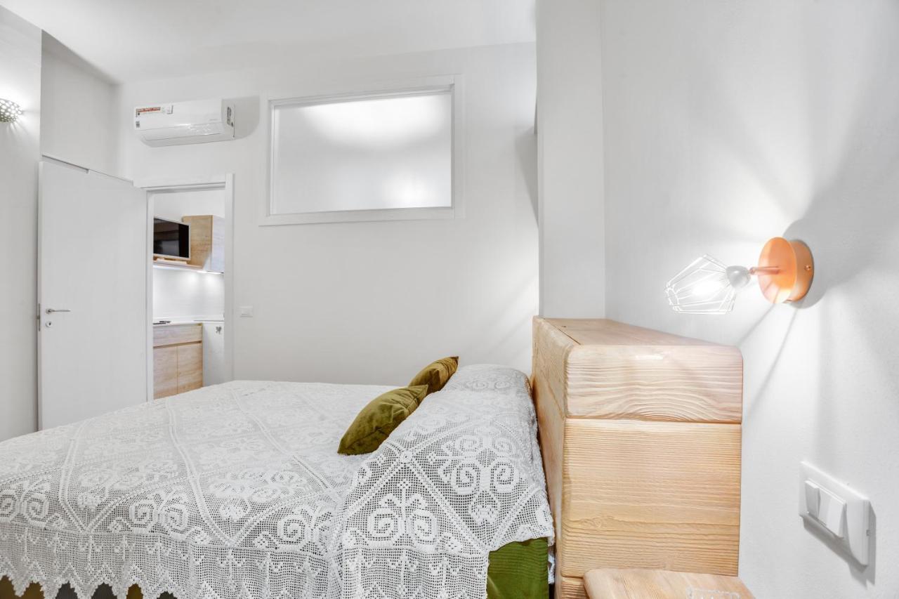 Madame Bari' Suite Apt In The Heart Of Bari Esterno foto