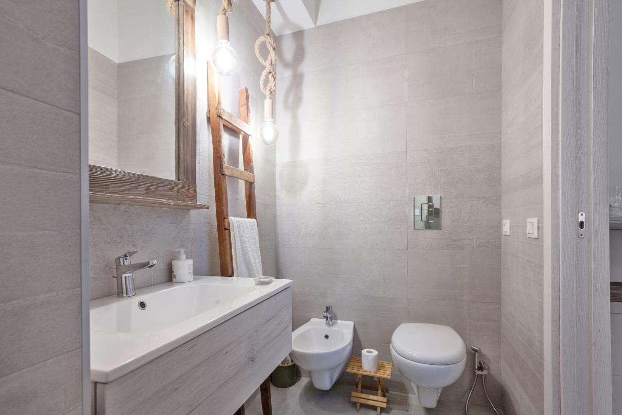 Madame Bari' Suite Apt In The Heart Of Bari Esterno foto